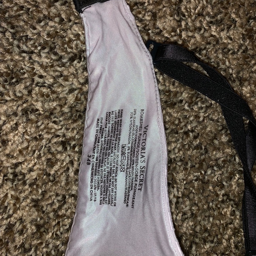 Victoria Secret Bras - Picture 6 of 7